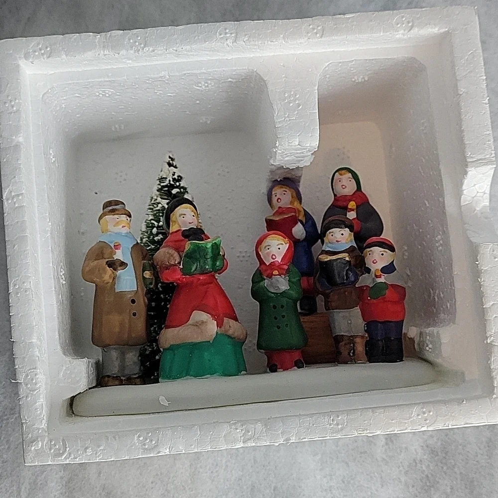 Vintage 1995 Lemax Dickensvale Porcelain Group Carollers Style 53134